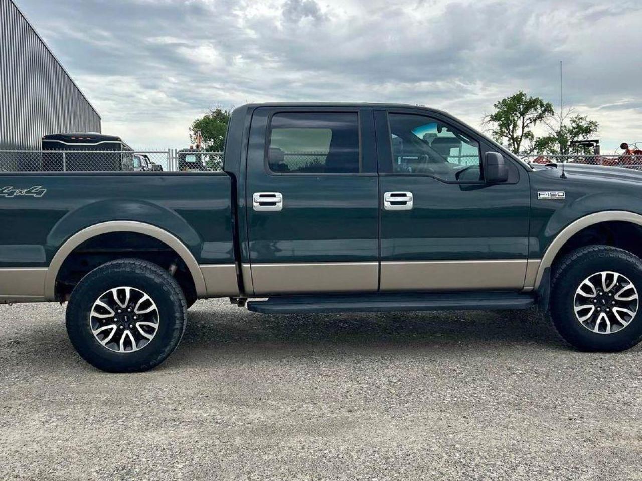 2005 Ford f150 supercrew cab Lariat Pickup 4D 5 1/2 ft