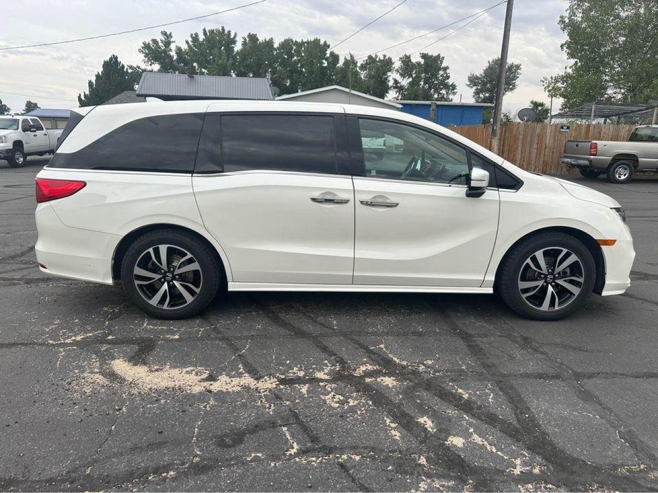 2018 Honda odyssey Elite Minivan 4D