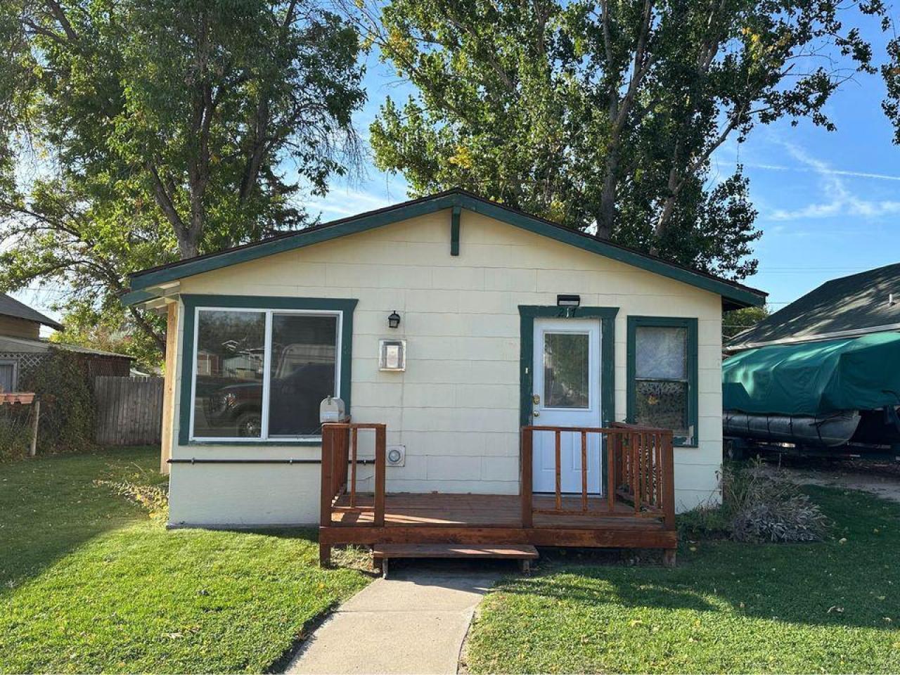 2 Beds 1 Bath - House