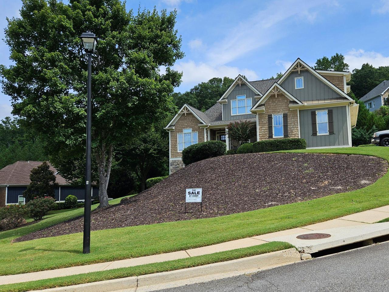 Multigenerational well maintained home in Cartersville, GA