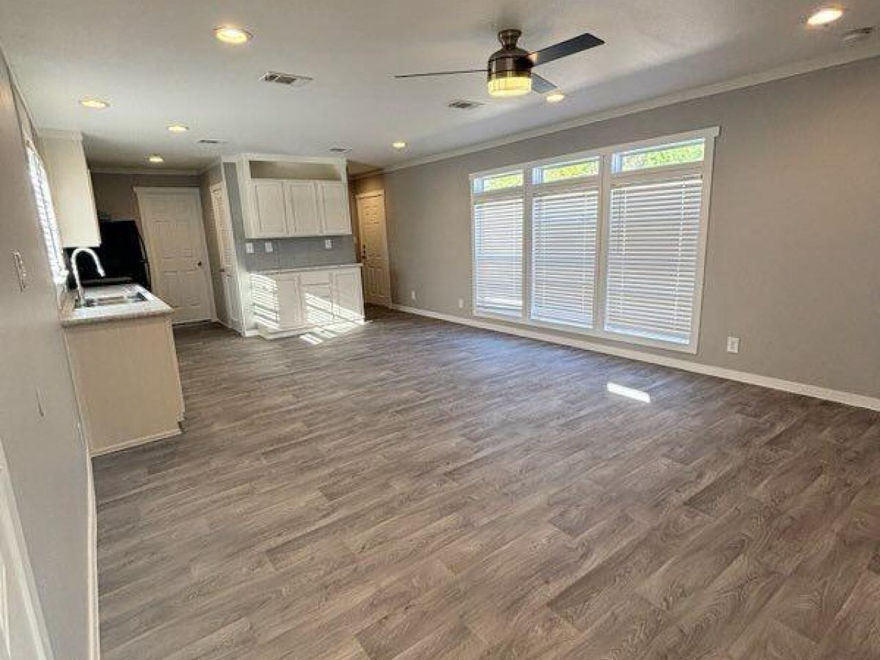 BEAUTIFUL 2022 2 BED 2 BATH FOR RENT AVAILABLE NOW!!