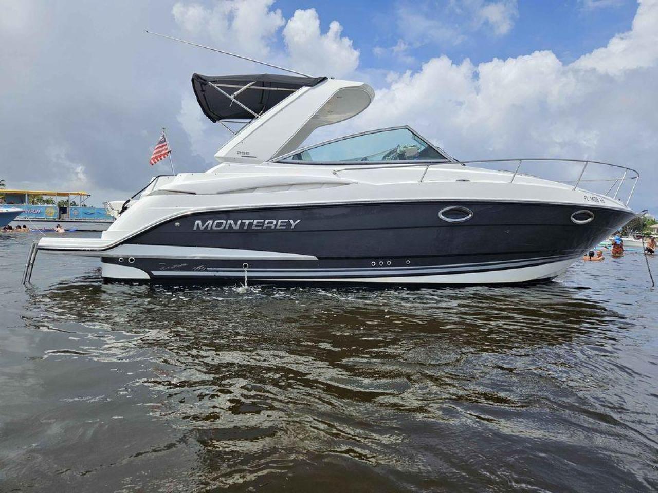 2015 Monterey 295 sport yacht