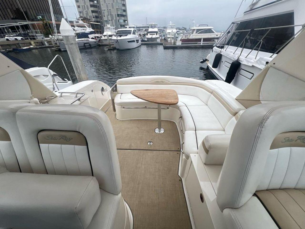 2010 Sea Ray 370 Sundancer