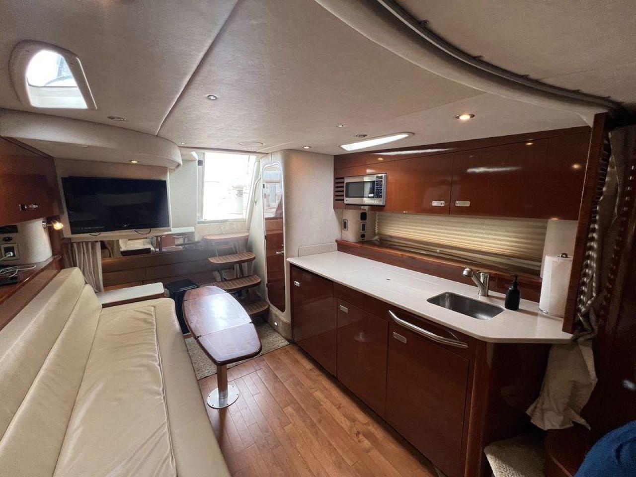 2010 Sea Ray 370 Sundancer