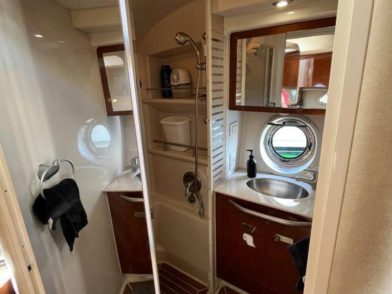 2010 Sea Ray 370 Sundancer