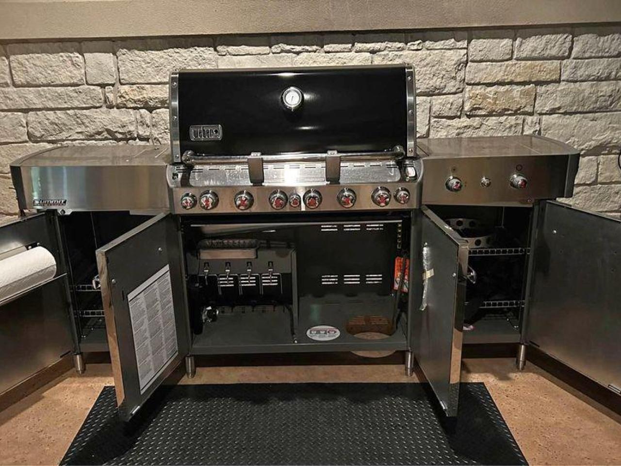 Weber Summit Grill Station