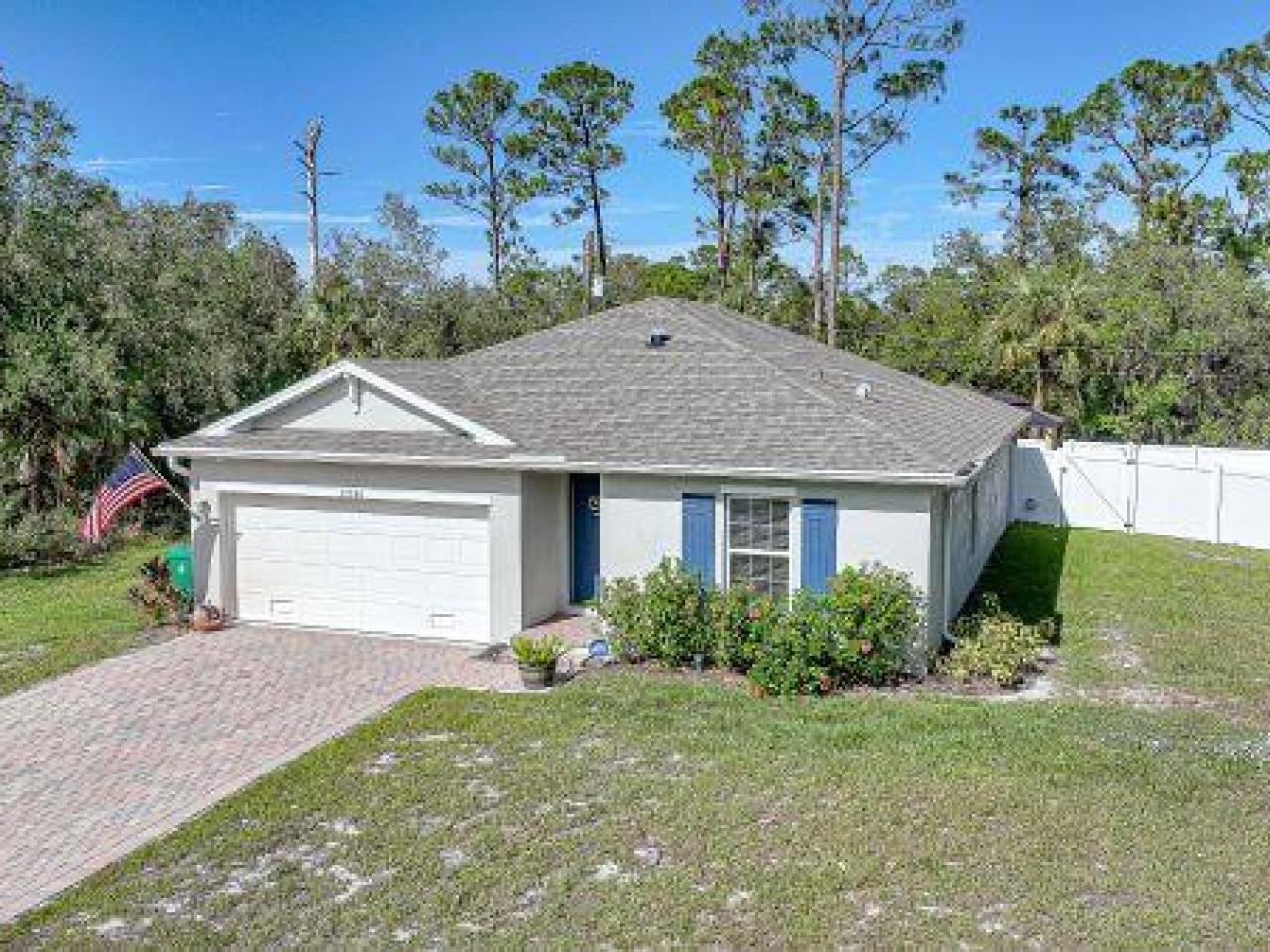 Beautiful Fenced Yard Home in Port Charlotte with loads of Privacy!!