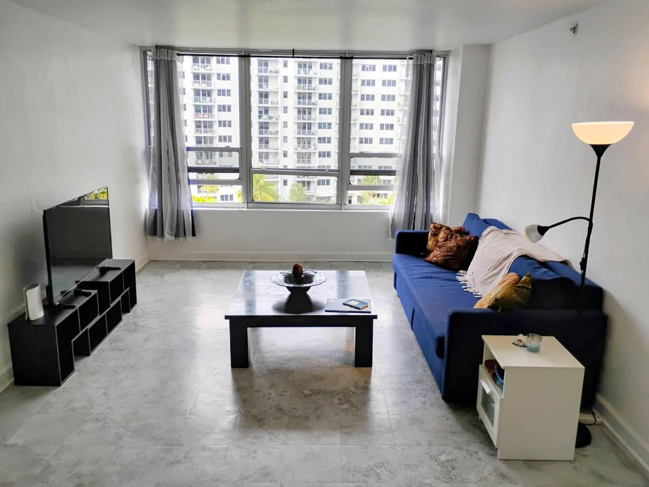 Luxurious Resort In South Beach!