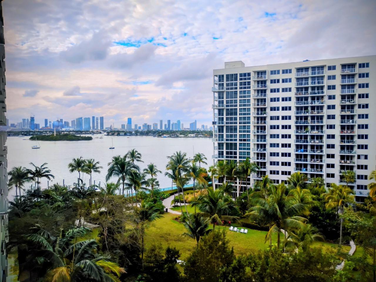 Luxurious Resort In South Beach!