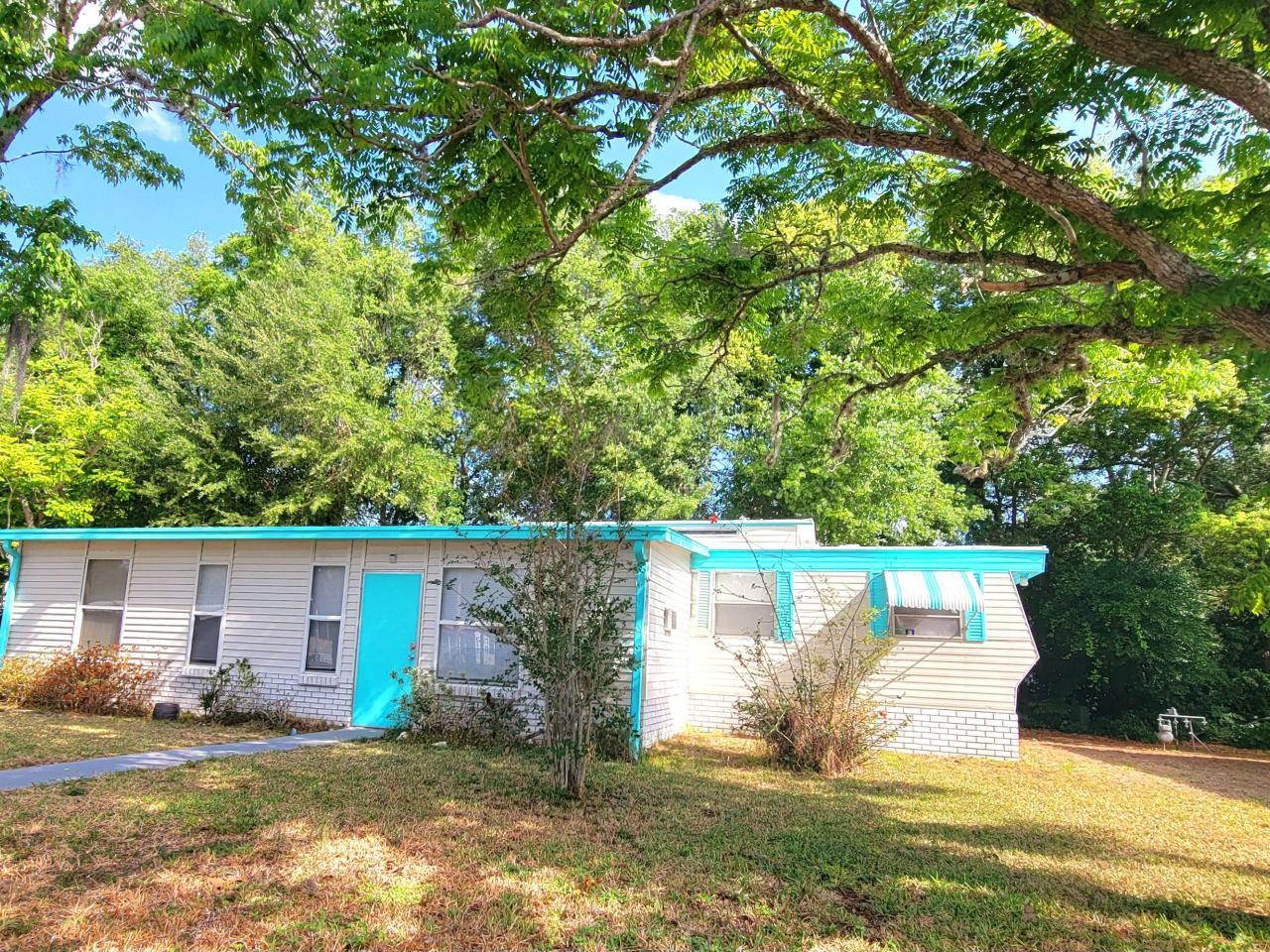 Charming 2 bd + den Modile Home