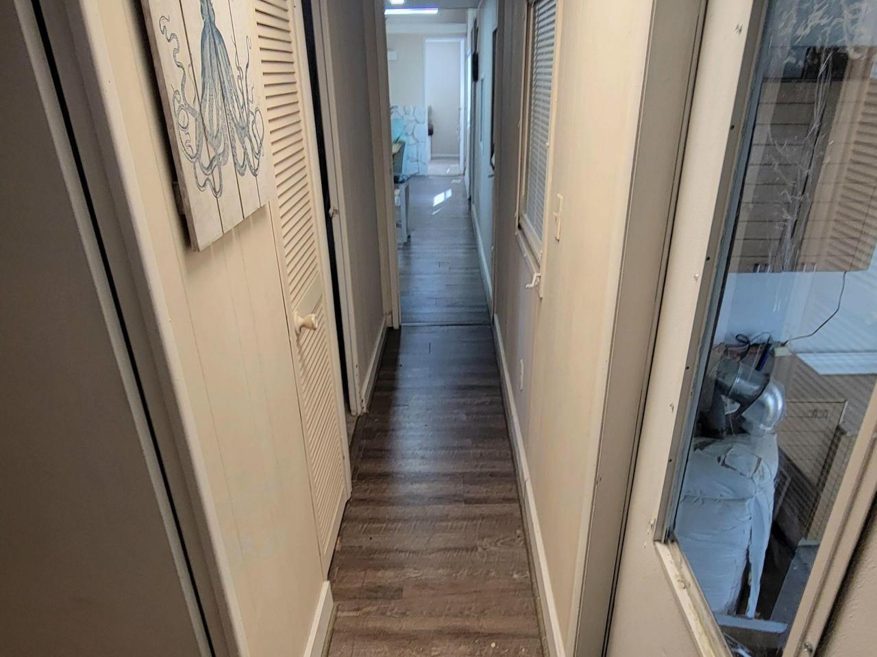 Charming 2 bd + den Modile Home