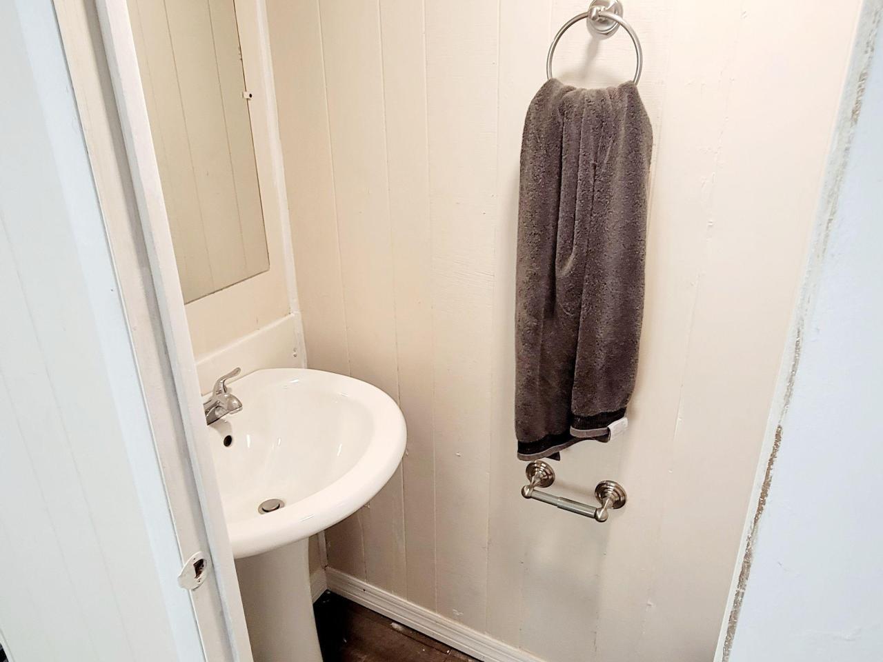 Charming 2 bd + den Modile Home