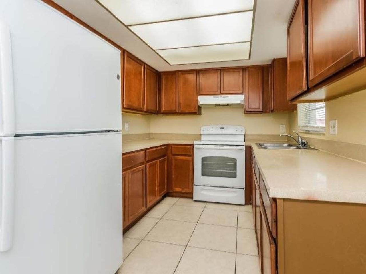 3 bed 2 bath available now