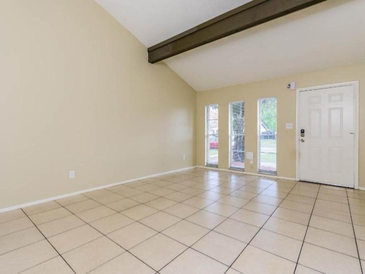 3 bed 2 bath available now