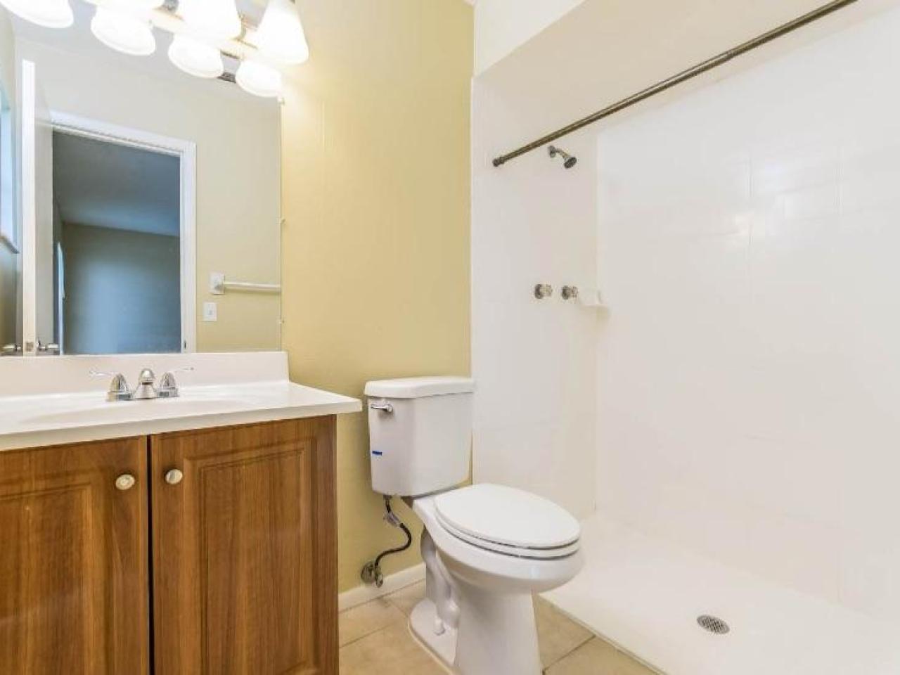 3 bed 2 bath available now