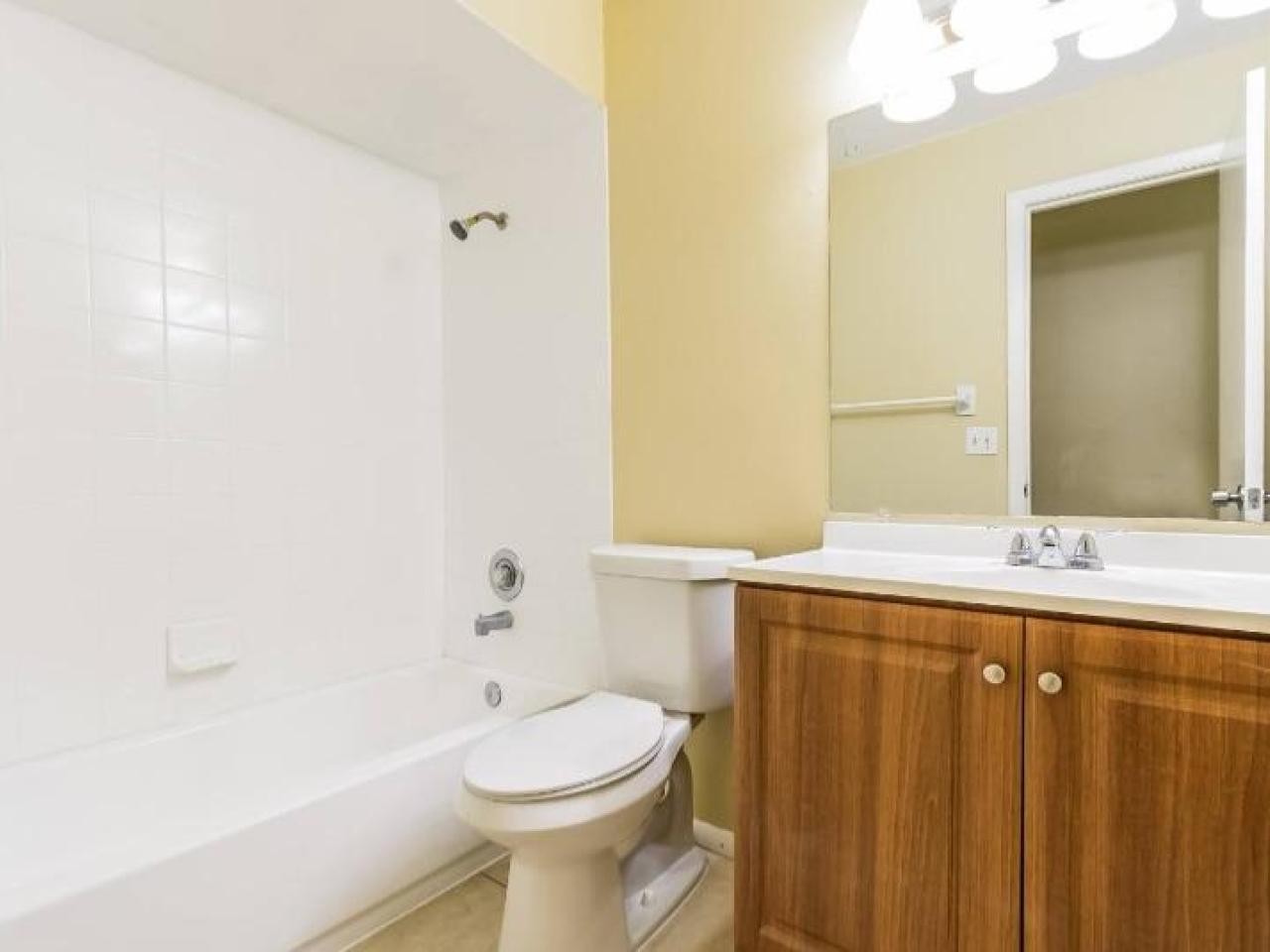 3 bed 2 bath available now