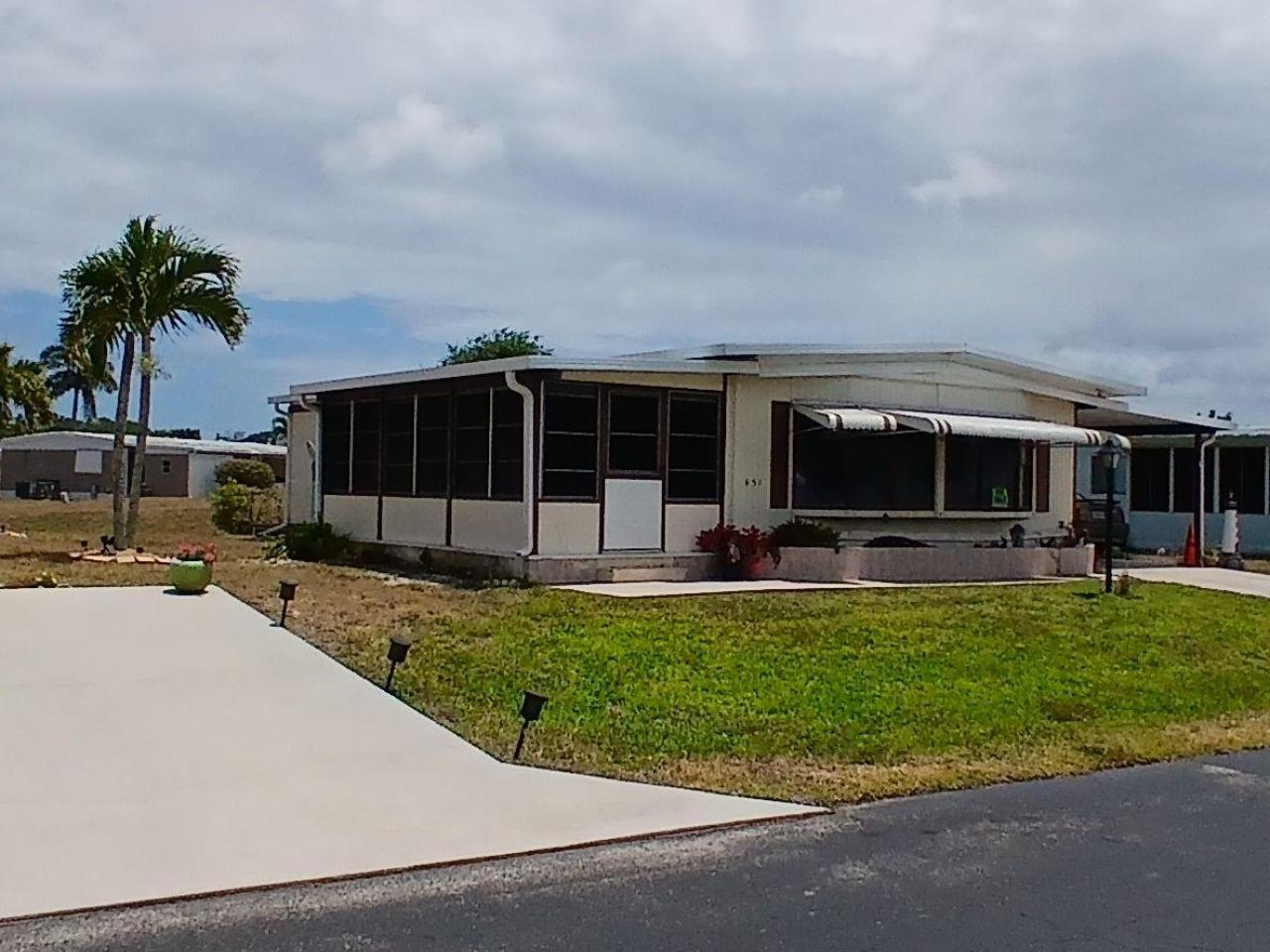 Mobile home in 55+ community