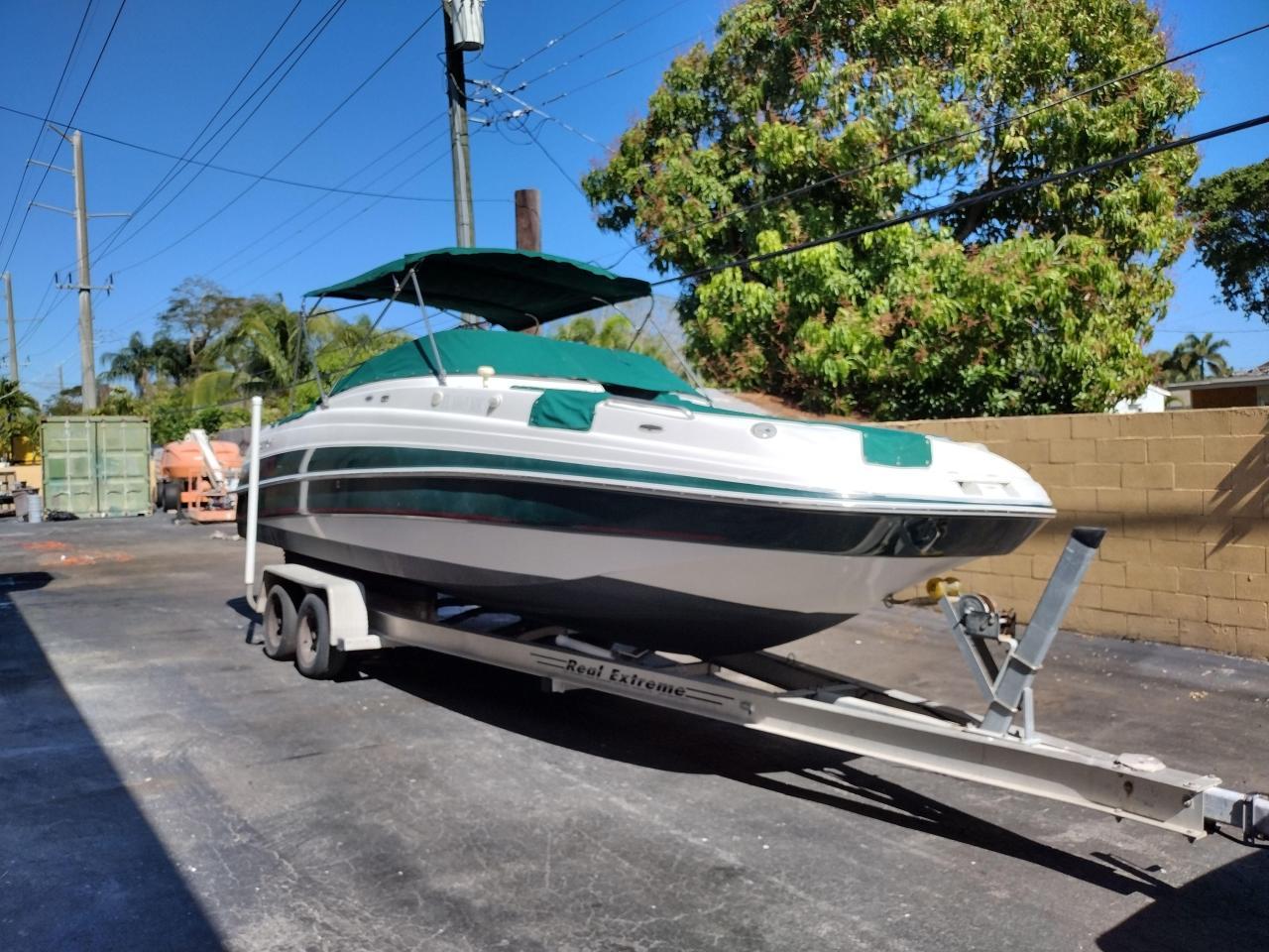 Four Winns fun boat for sale