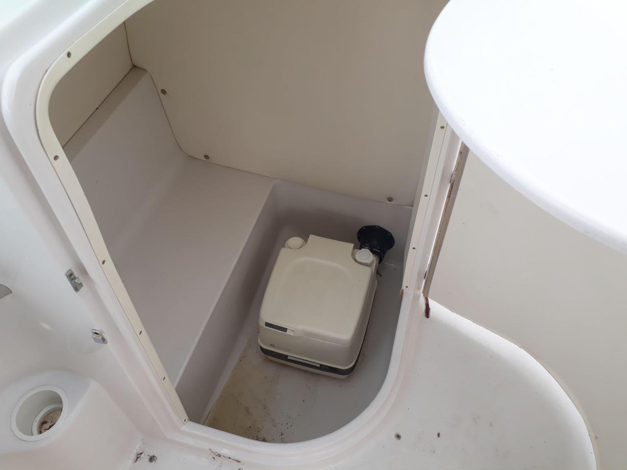 Four Winns fun boat for sale