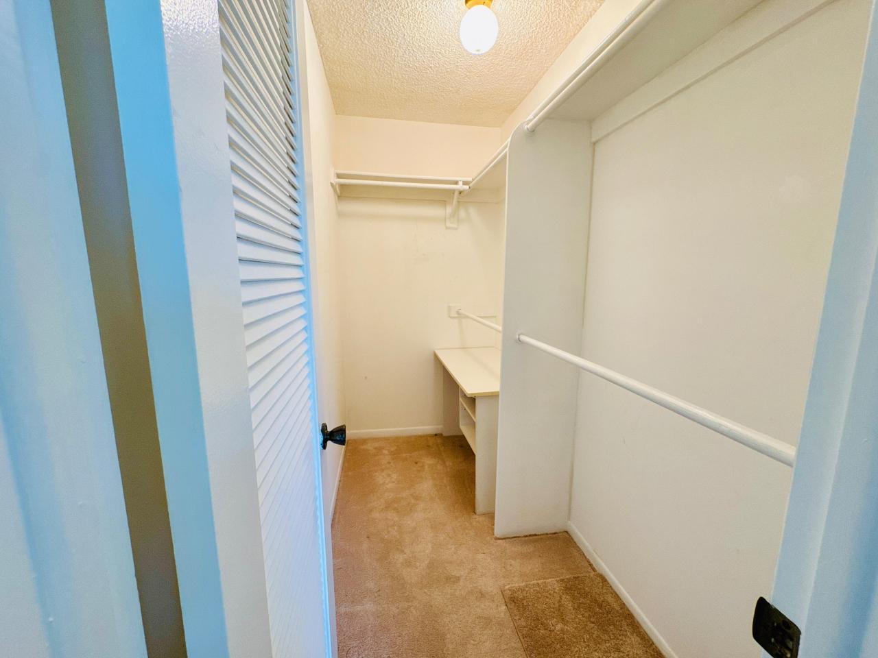 Bright condo bathed in natural light!