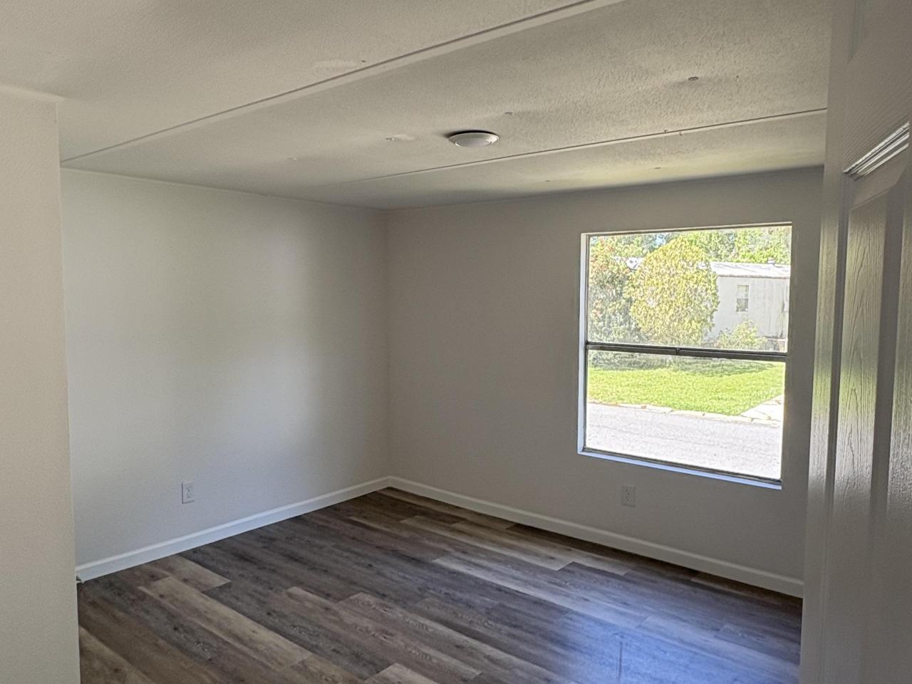 2BR 1 BA Mobile Home: in Mobile Home community, can be moved to private land