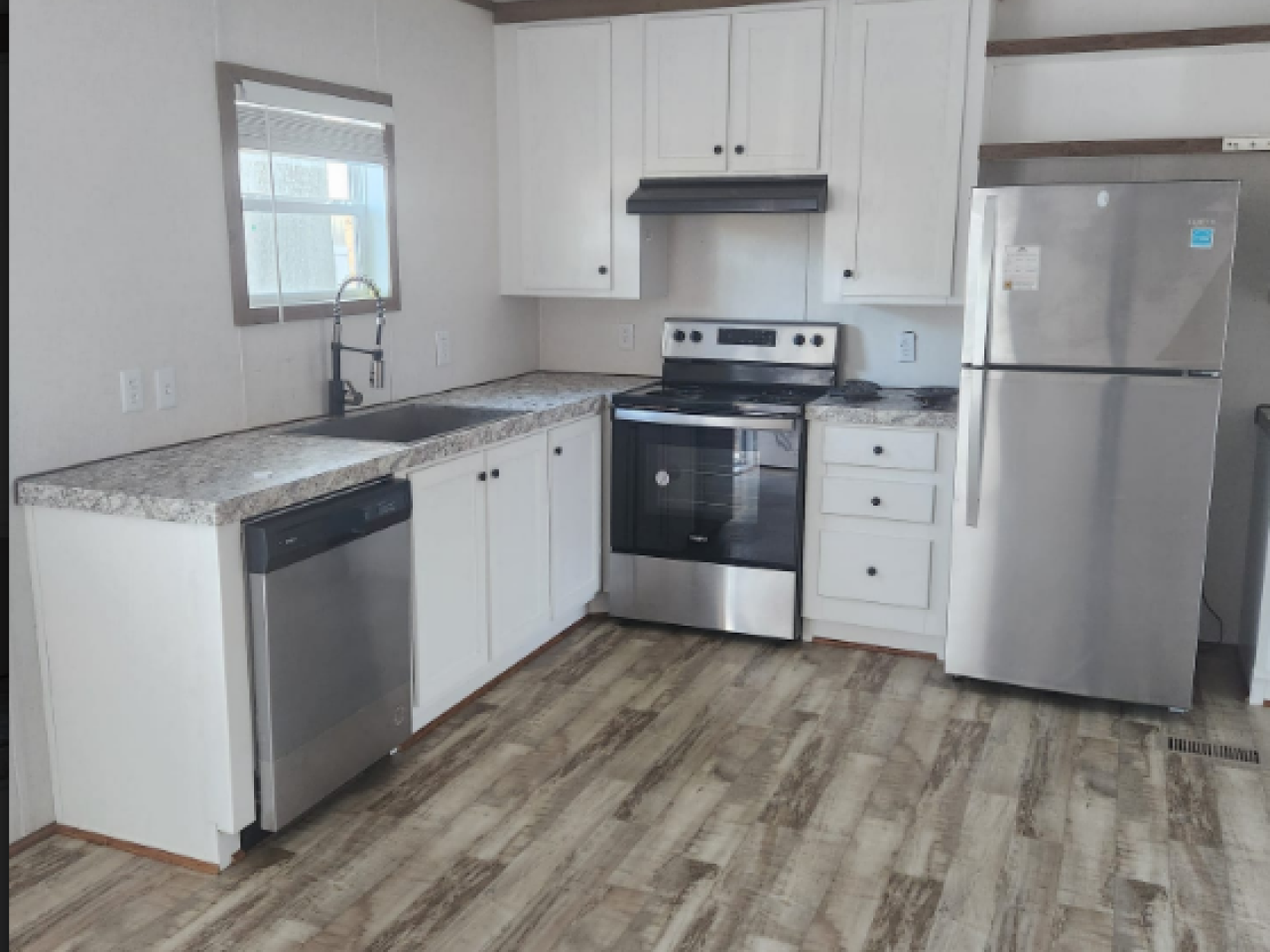 2BR 1 BA Mobile Home: in Mobile Home community, can be moved to private land