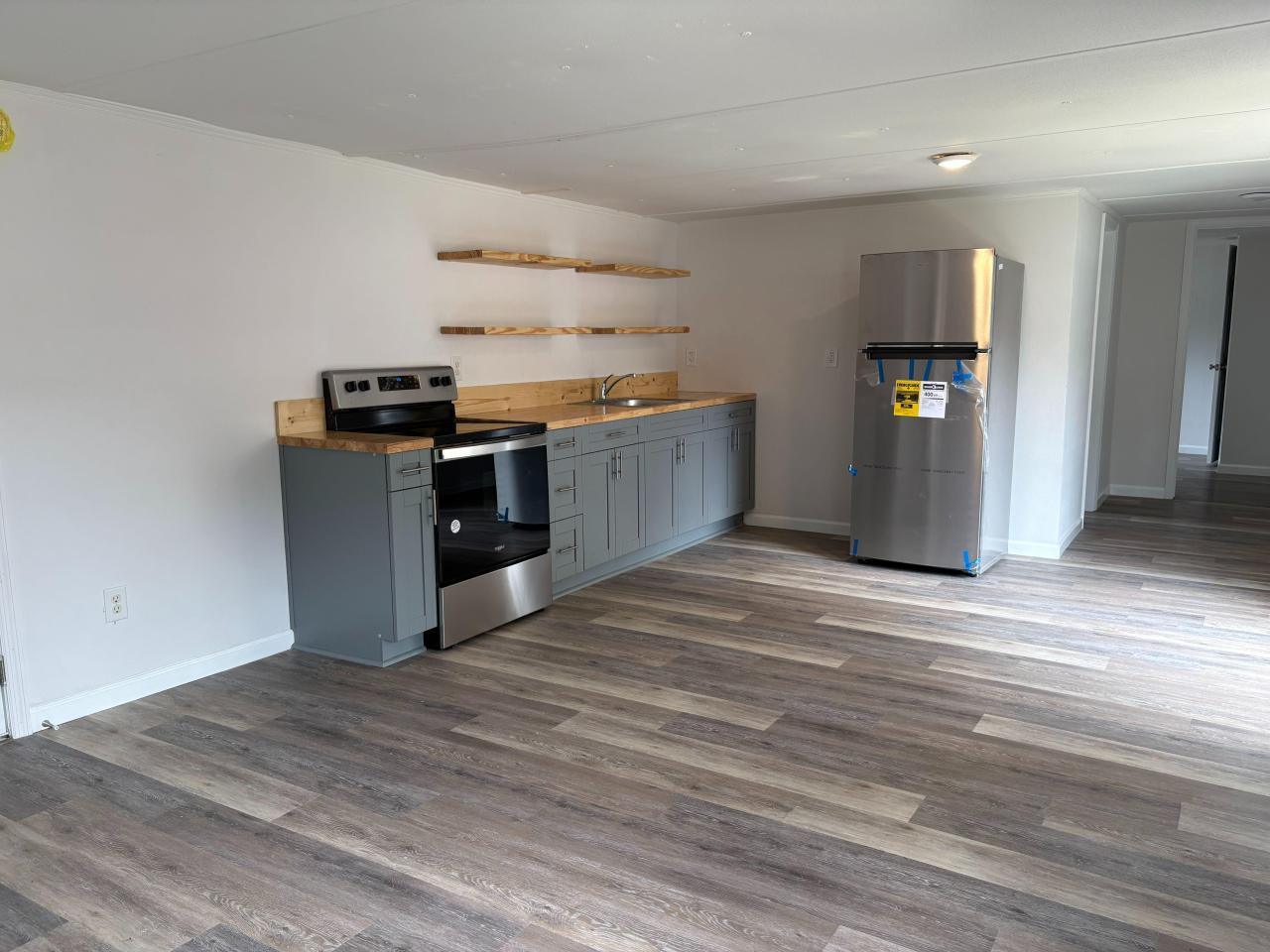 2BR 1 BA Mobile Home: in Mobile Home community, can be moved to private land